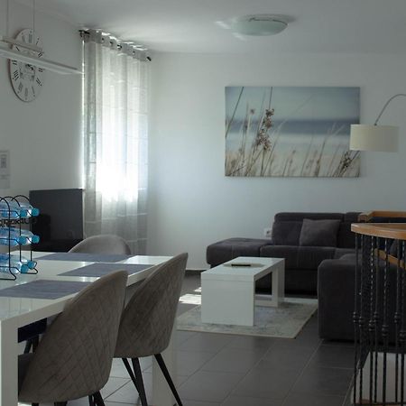 Ferienwohnung V&V Medulin Pool And Sea Exterior foto